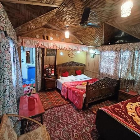 New Minar Group Of Houseboats Hotel Srinagar  Luaran gambar