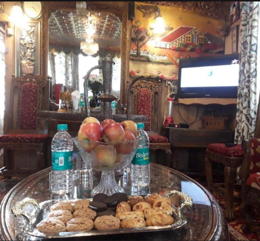 New Minar Group Of Houseboats Hotel Srinagar  Luaran gambar