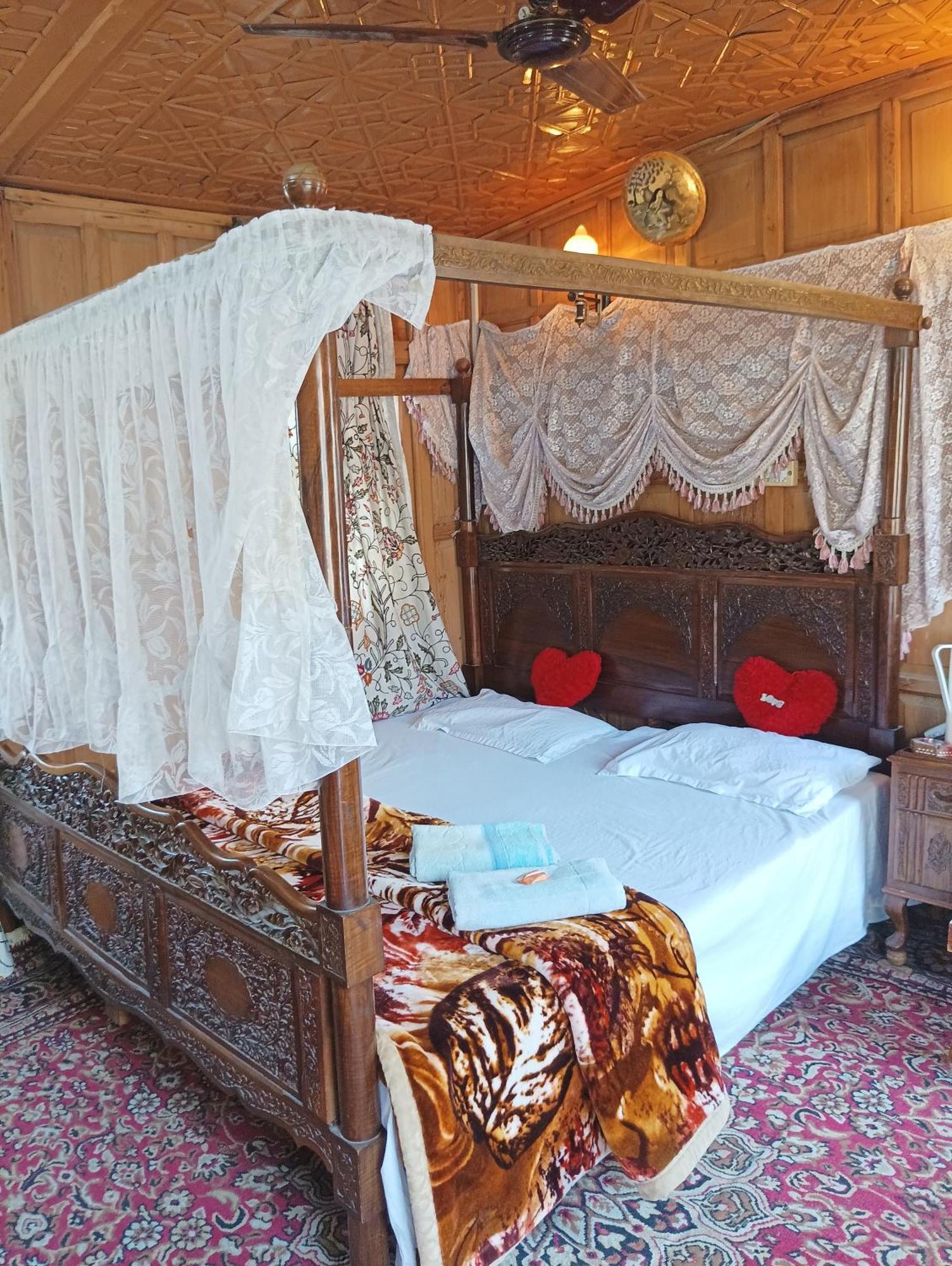 New Minar Group Of Houseboats Hotel Srinagar  Luaran gambar
