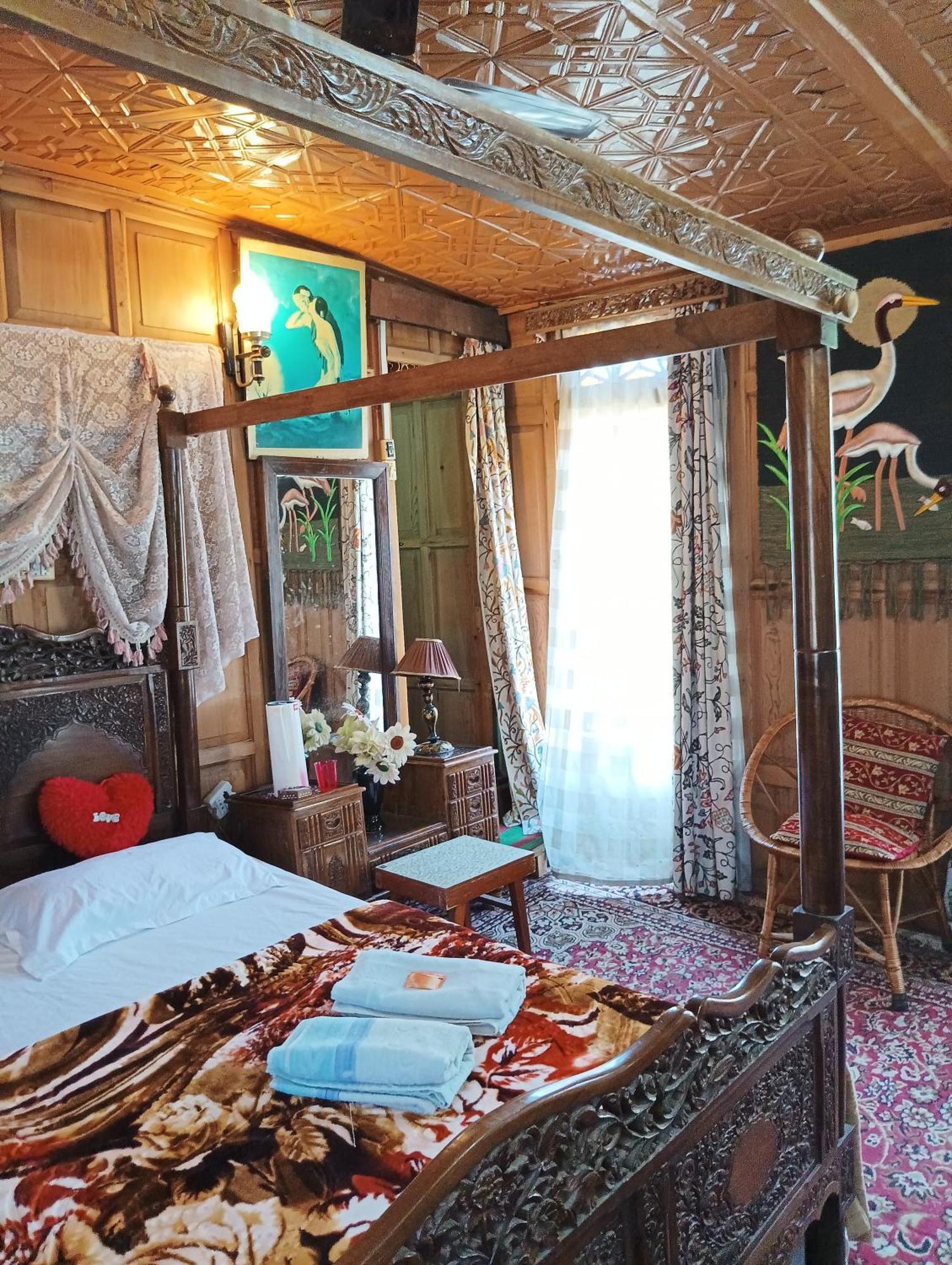 New Minar Group Of Houseboats Hotel Srinagar  Luaran gambar
