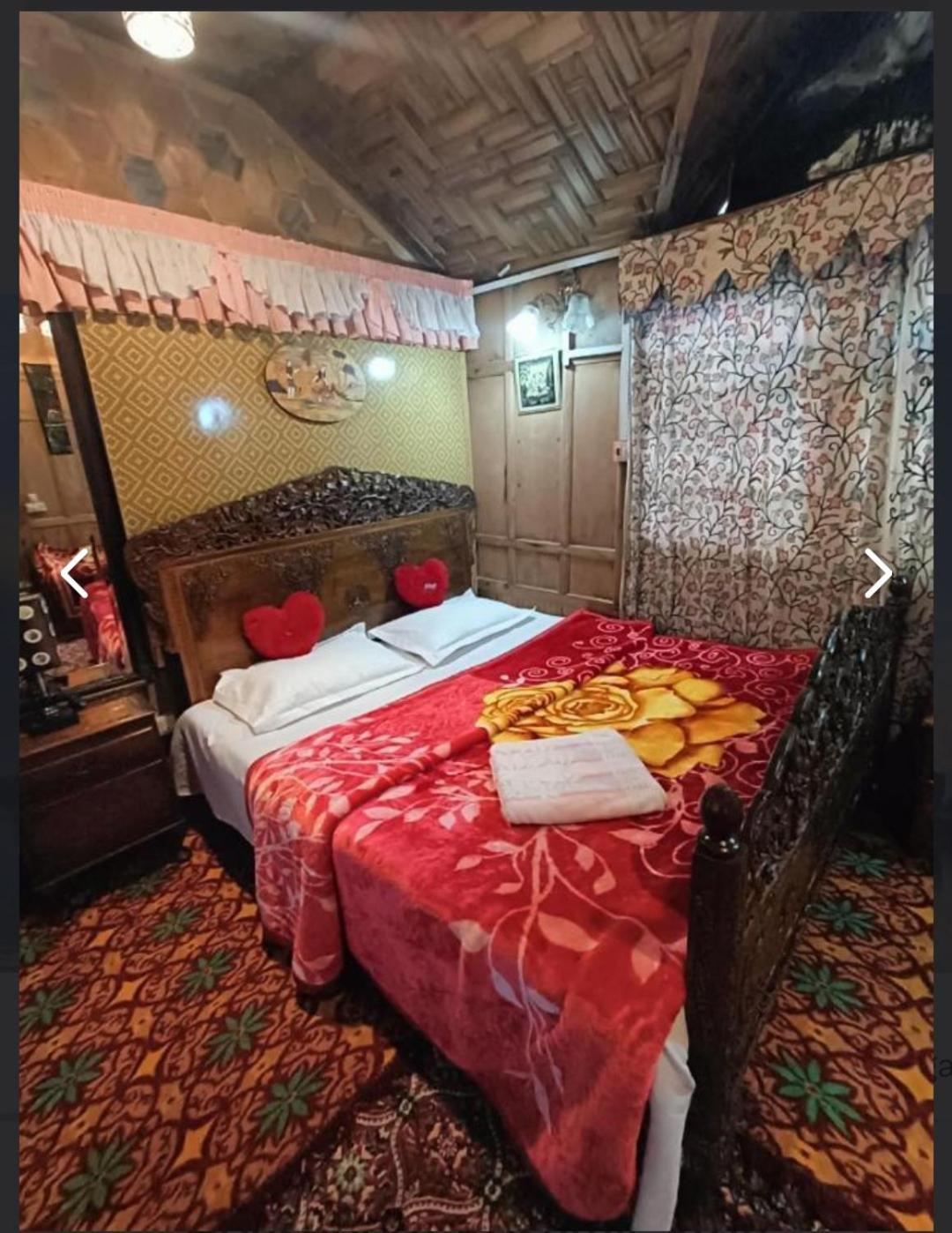 New Minar Group Of Houseboats Hotel Srinagar  Bilik gambar